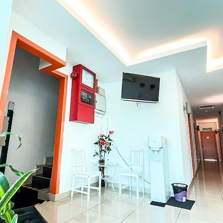 1 Hotel Mahkota צ'ראס מראה חיצוני תמונה