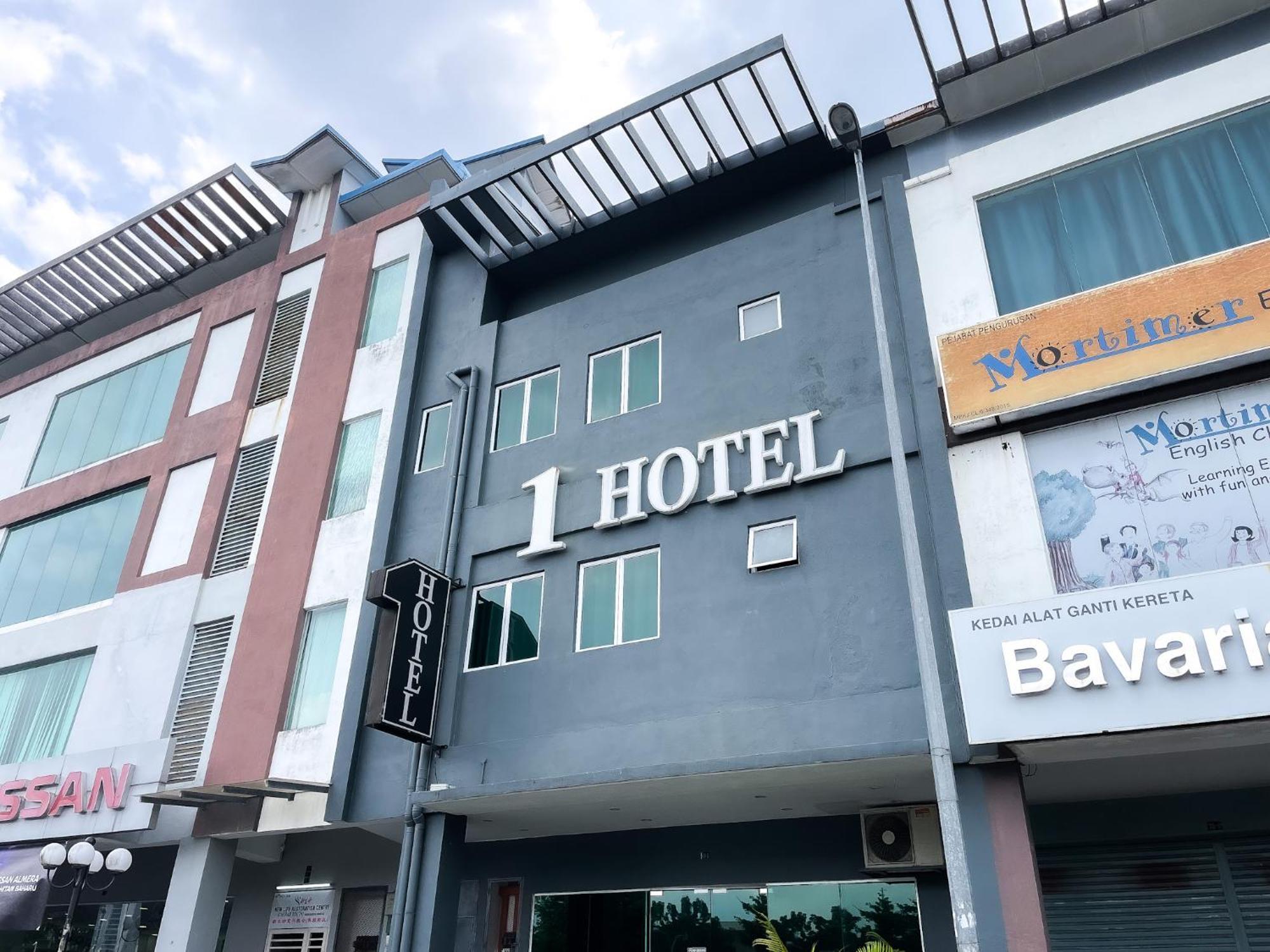 1 Hotel Mahkota צ'ראס מראה חיצוני תמונה