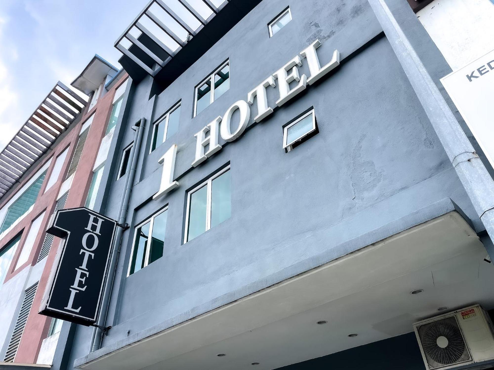 1 Hotel Mahkota צ'ראס מראה חיצוני תמונה