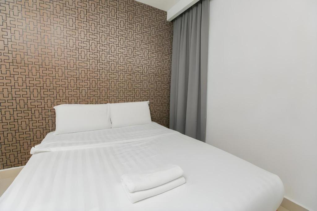 1 Hotel Mahkota צ'ראס מראה חיצוני תמונה