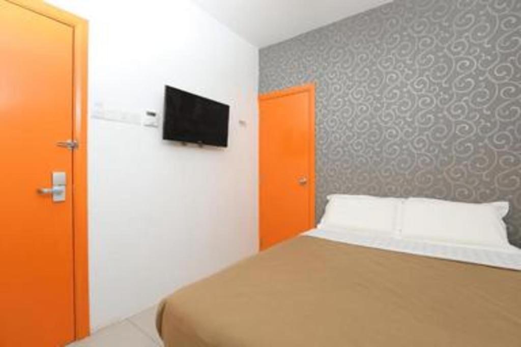 1 Hotel Mahkota צ'ראס מראה חיצוני תמונה